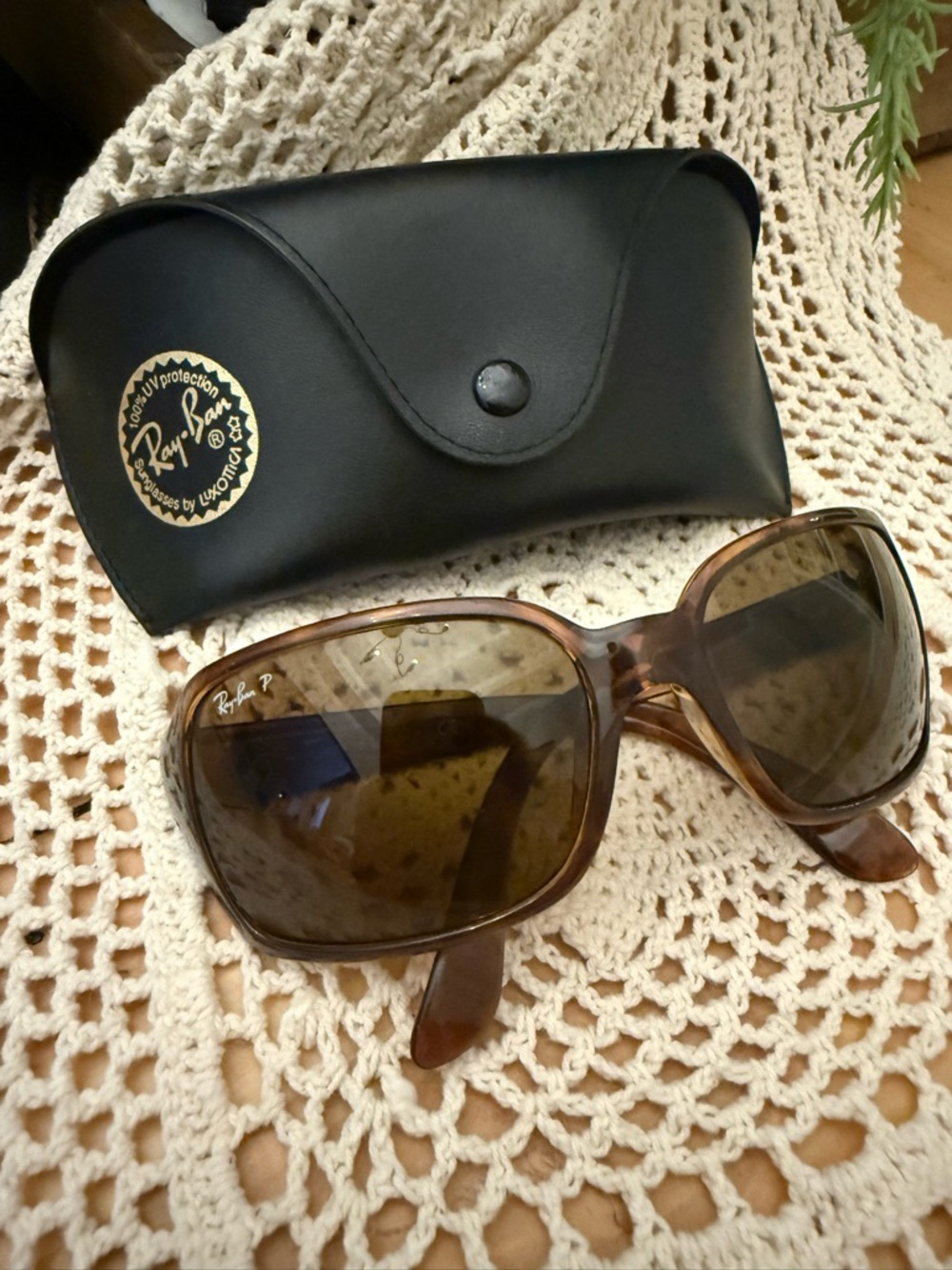 Ray-Ban Tortoise Brown Temple Sunglasses Arm